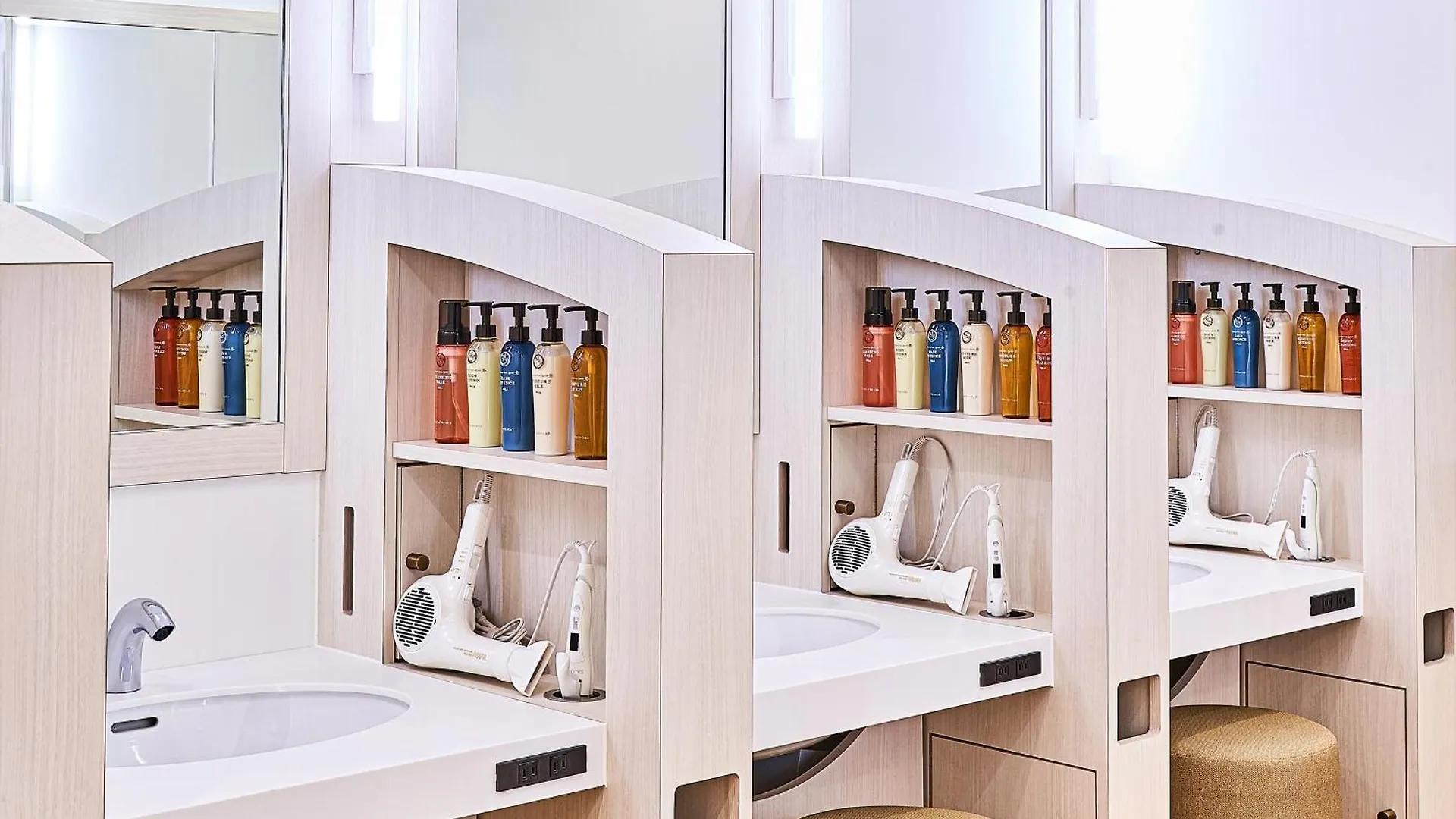 Capsule hotel Anshin Oyado Men&Women Nagoya Hotel